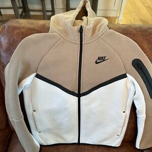 Nike Tech Fleece Hoodie - Kids Medium.  Tan & White